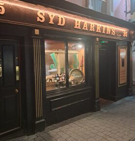 Syd Harkins Pub 056 7722134